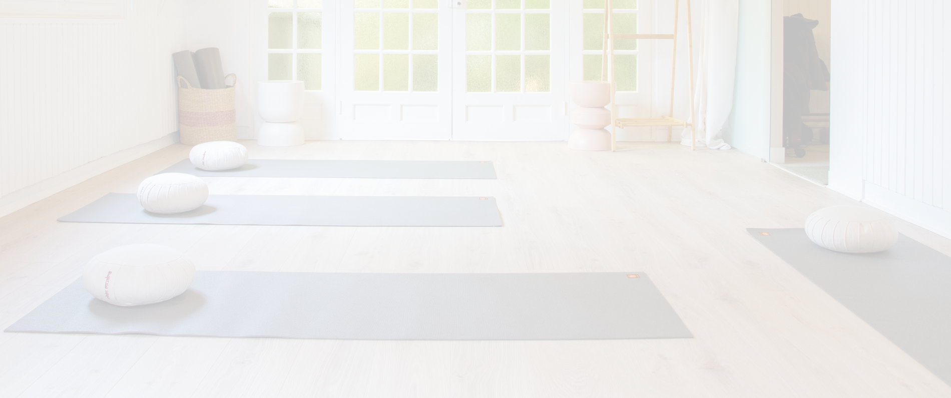 Flow Slider HP - 1900x795px - Yoga - Pilates - V3